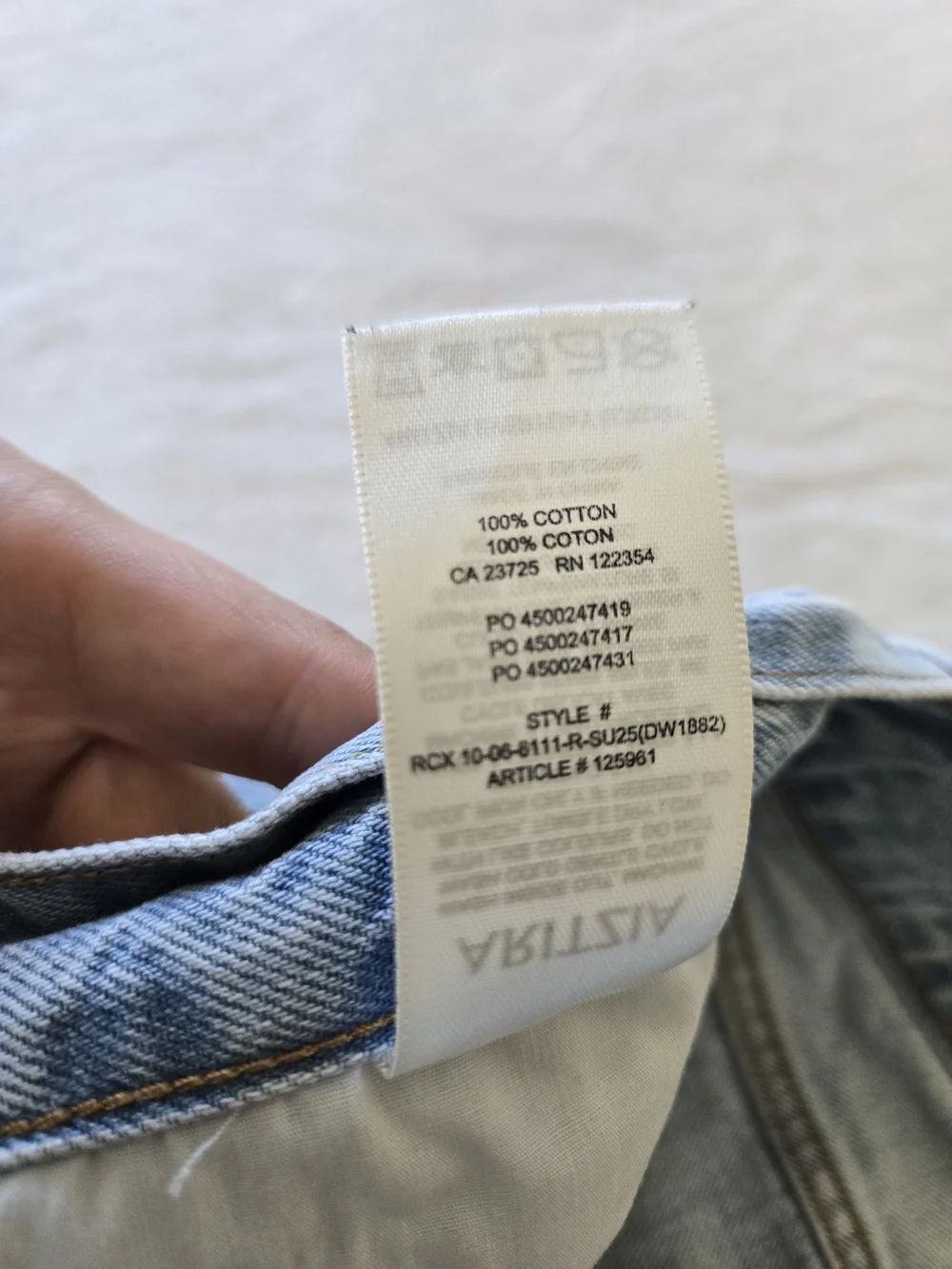 Aritzia's Denim Forum The Farrah Hi-Rise Wide | Blue Denim | Size 29 - Picture 11 of 11